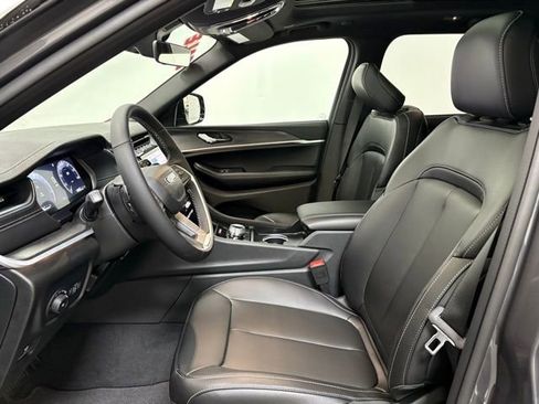 New 2025 Jeep Grand Cherokee Limited image 14