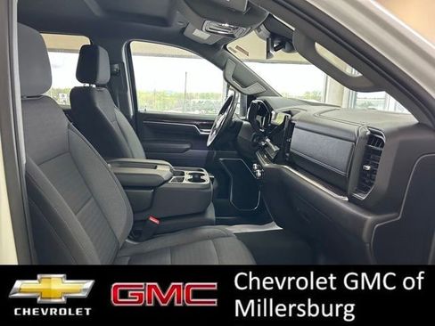 Used 2022 GMC Sierra 1500 SLE AWD/4WD image 24