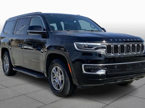 Used 2023 Jeep Wagoneer w/ Convenience Group I image 3