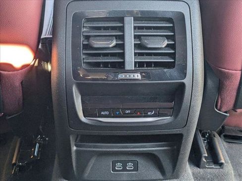 Used 2025 BMW X4 xDrive30i w/ Premium Package image 18