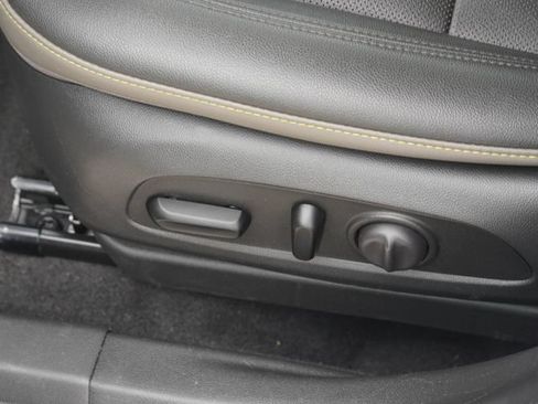 Used 2025 Chevrolet Trax ACTIV w/ Sunroof Package FWD image 20