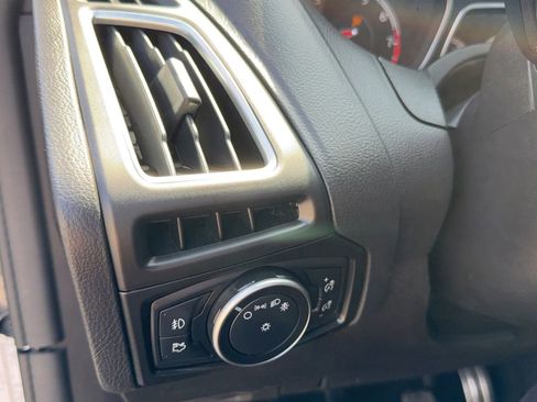 Used 2018 Ford Focus ST w/ Equipment Group 401A FWD image 17