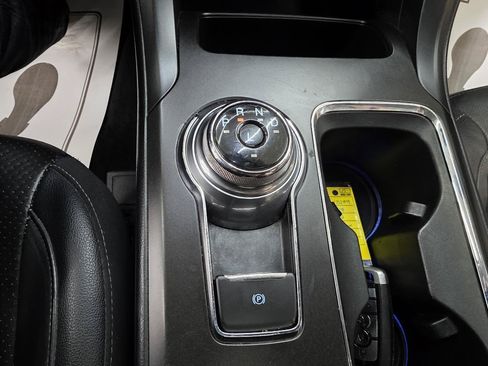 Used 2018 Ford Fusion Titanium FWD image 35