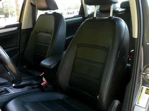 Used 2015 Volkswagen Passat 1.8T Limited Edition image 32