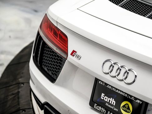 Used 2018 Audi R8 V10 image 18