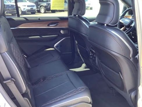 Certified 2025 Jeep Grand Cherokee L Summit AWD/4WD image 20