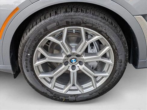 Used 2026 BMW X7 xDrive40i image 9