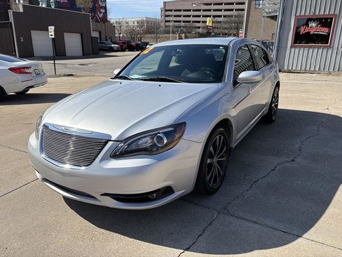 Used 2012 Chrysler 200 Touring w/ Sun/Sound Group image 3