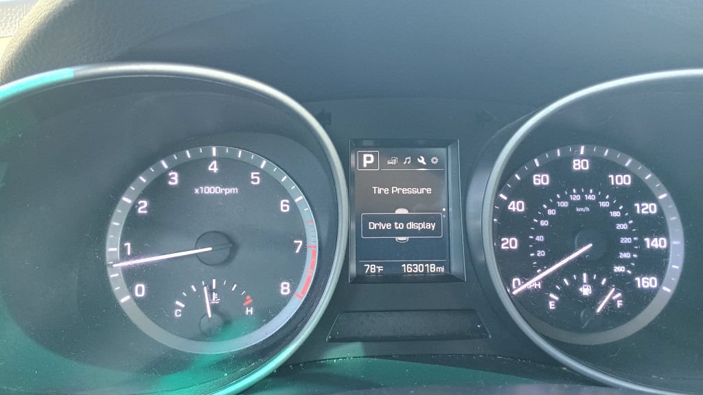 Used 2018 Hyundai Santa Fe Sport FWD image 11