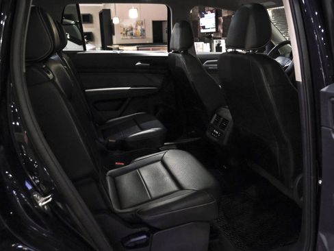 Used 2021 Volkswagen Atlas SEL AWD/4WD image 32