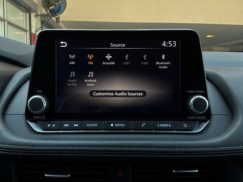 Used 2025 Nissan Rogue SV FWD image 30