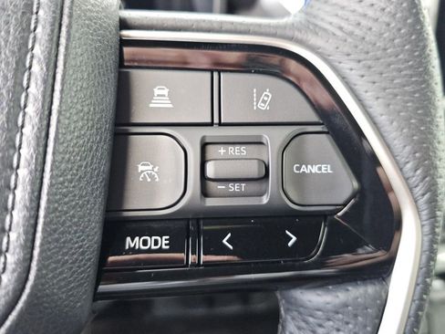 Used 2023 Toyota Tundra Platinum AWD/4WD image 14