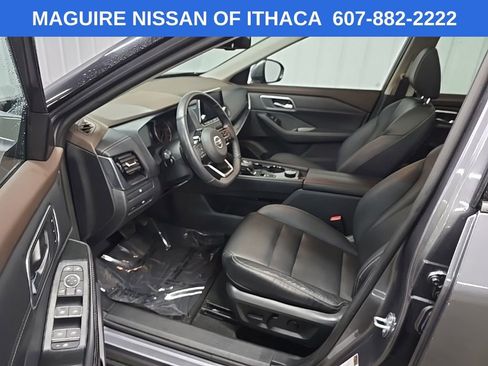 Used 2021 Nissan Rogue SL AWD/4WD image 29