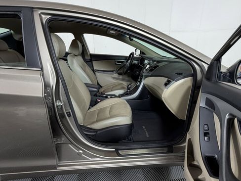 Used 2015 Hyundai Elantra Limited image 6