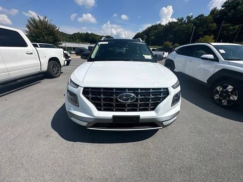 Used 2022 Hyundai Venue Limited FWD image 28