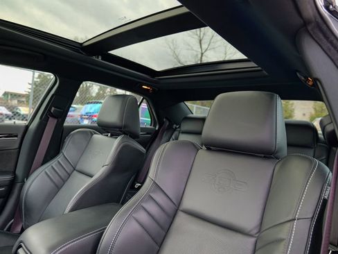 Used 2023 Chrysler 300 C image 22