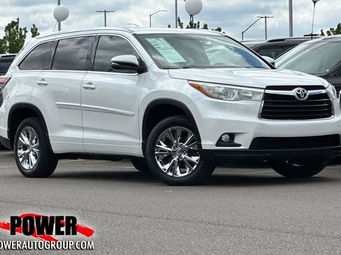 Used 2015 Toyota Highlander XLE FWD image 1