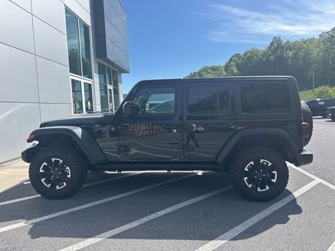 Used 2025 Jeep Wrangler Unlimited Rubicon 4xe w/ Convenience Group AWD/4WD image 30
