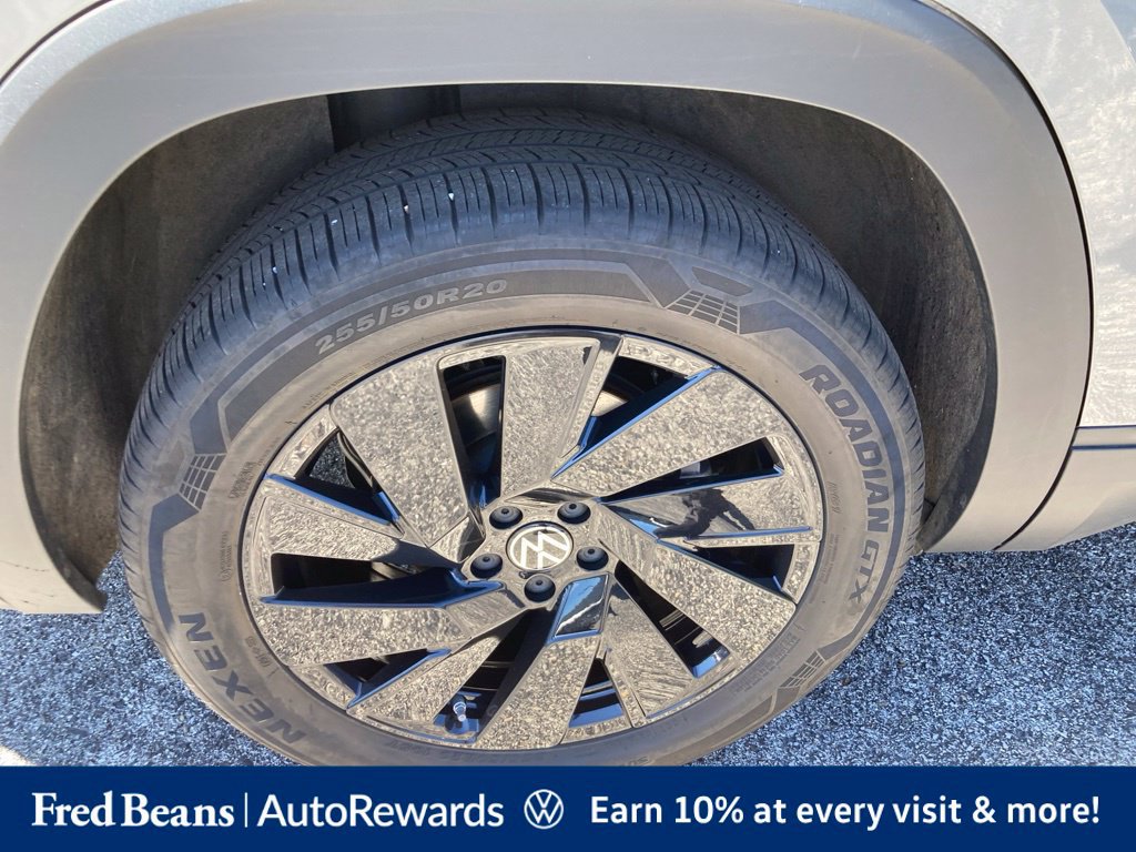 Certified 2024 Volkswagen Atlas SE AWD/4WD image 12