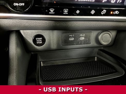 Used 2025 Nissan Rogue SV AWD/4WD image 16