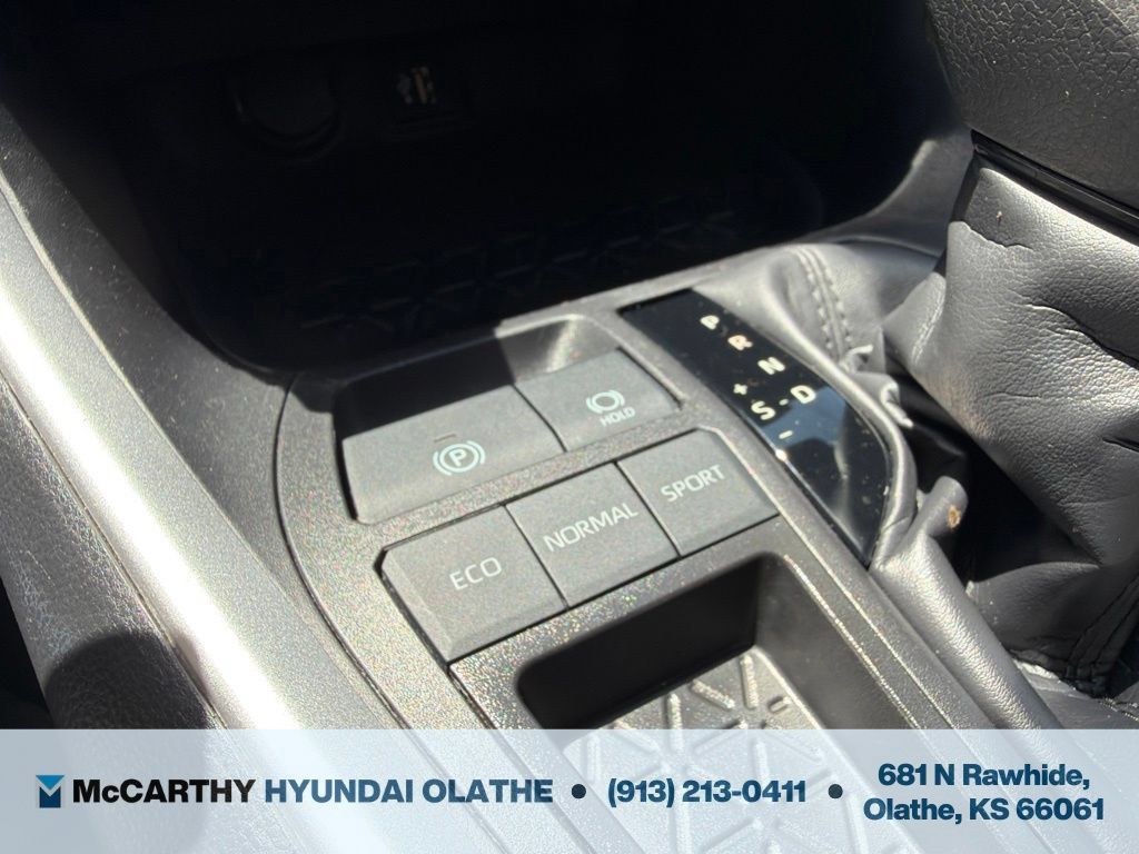 Used 2024 Toyota RAV4 XLE FWD image 25