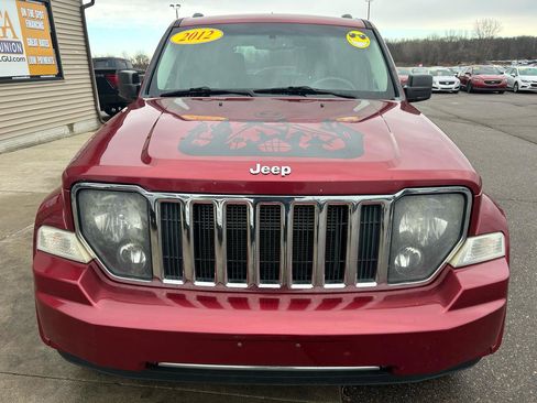 Used 2012 Jeep Liberty Limited Jet image 2