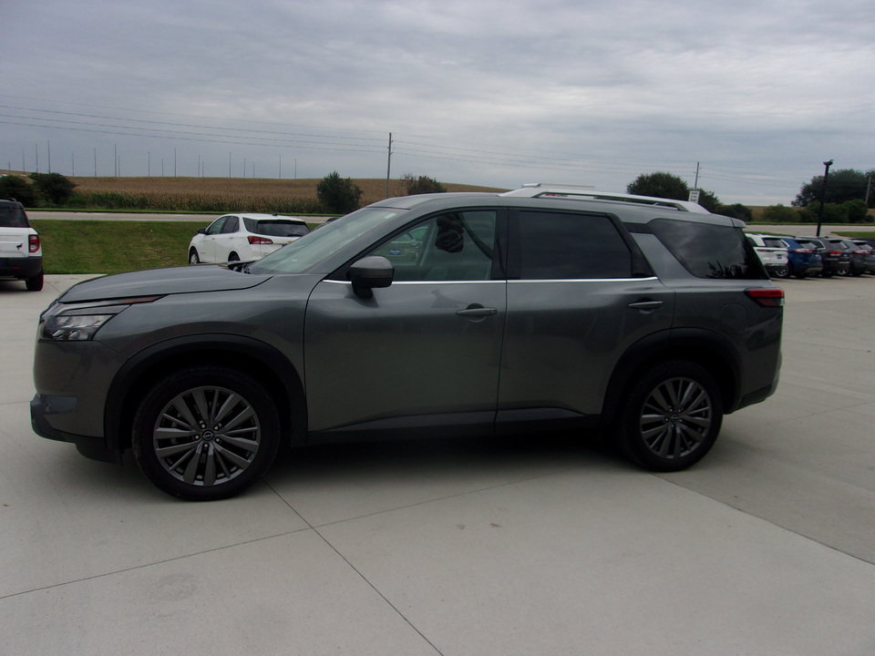 Used 2025 Nissan Pathfinder SL w/ SL Premium Package AWD/4WD image 6
