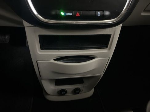 Used 2018 Dodge Grand Caravan SE FWD image 63