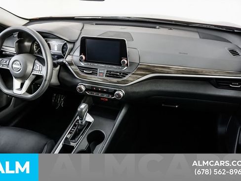 Used 2025 Nissan Altima 2.5 SV FWD image 21