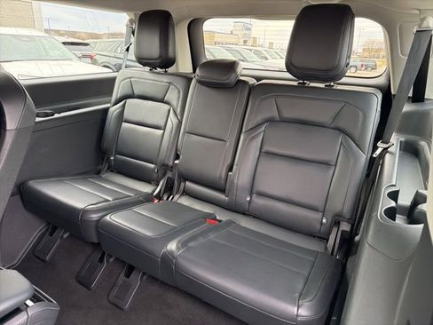 Certified 2025 Lincoln Navigator L Reserve image 12