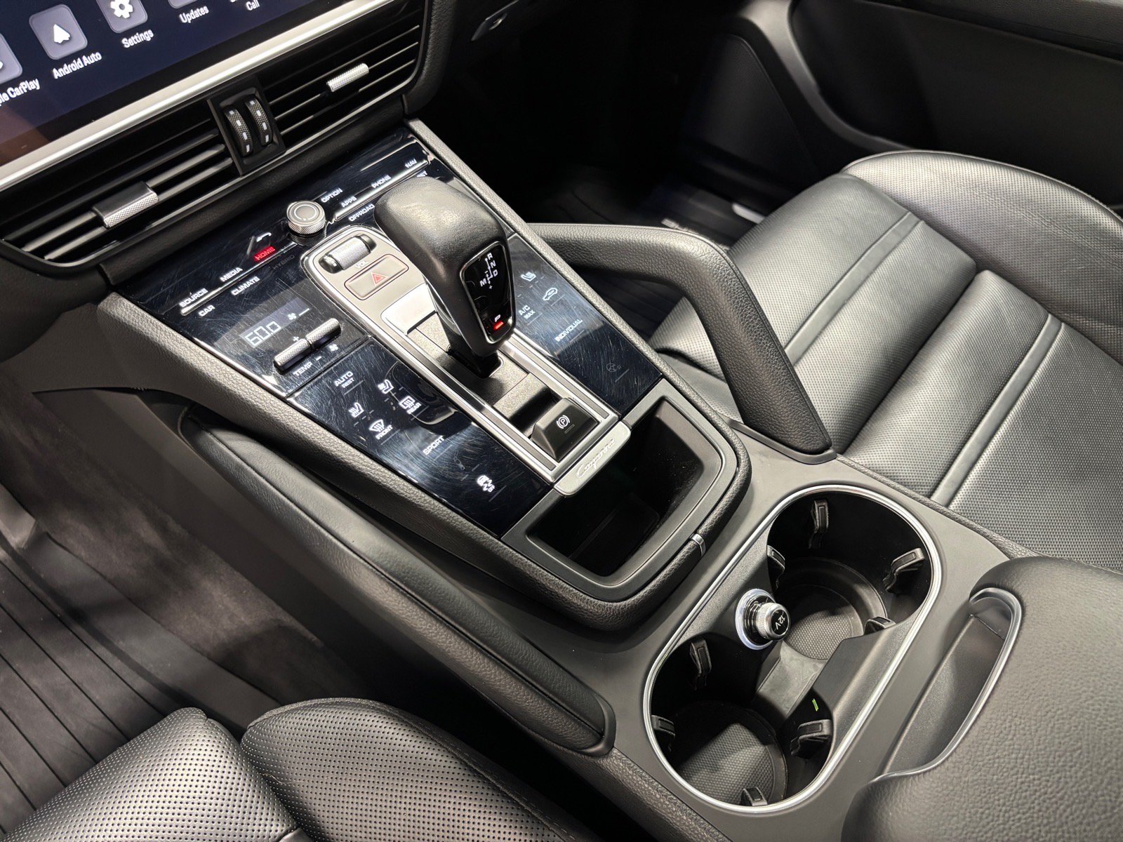 Used 2023 Porsche Cayenne Platinum Edition AWD/4WD image 13