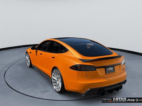 Used 2022 Tesla Model S Plaid image 7