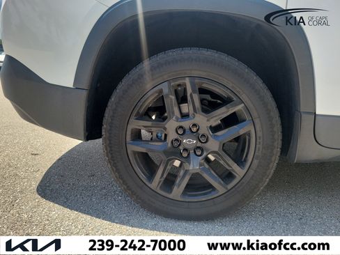 Used 2021 Chevrolet Traverse LT FWD image 9