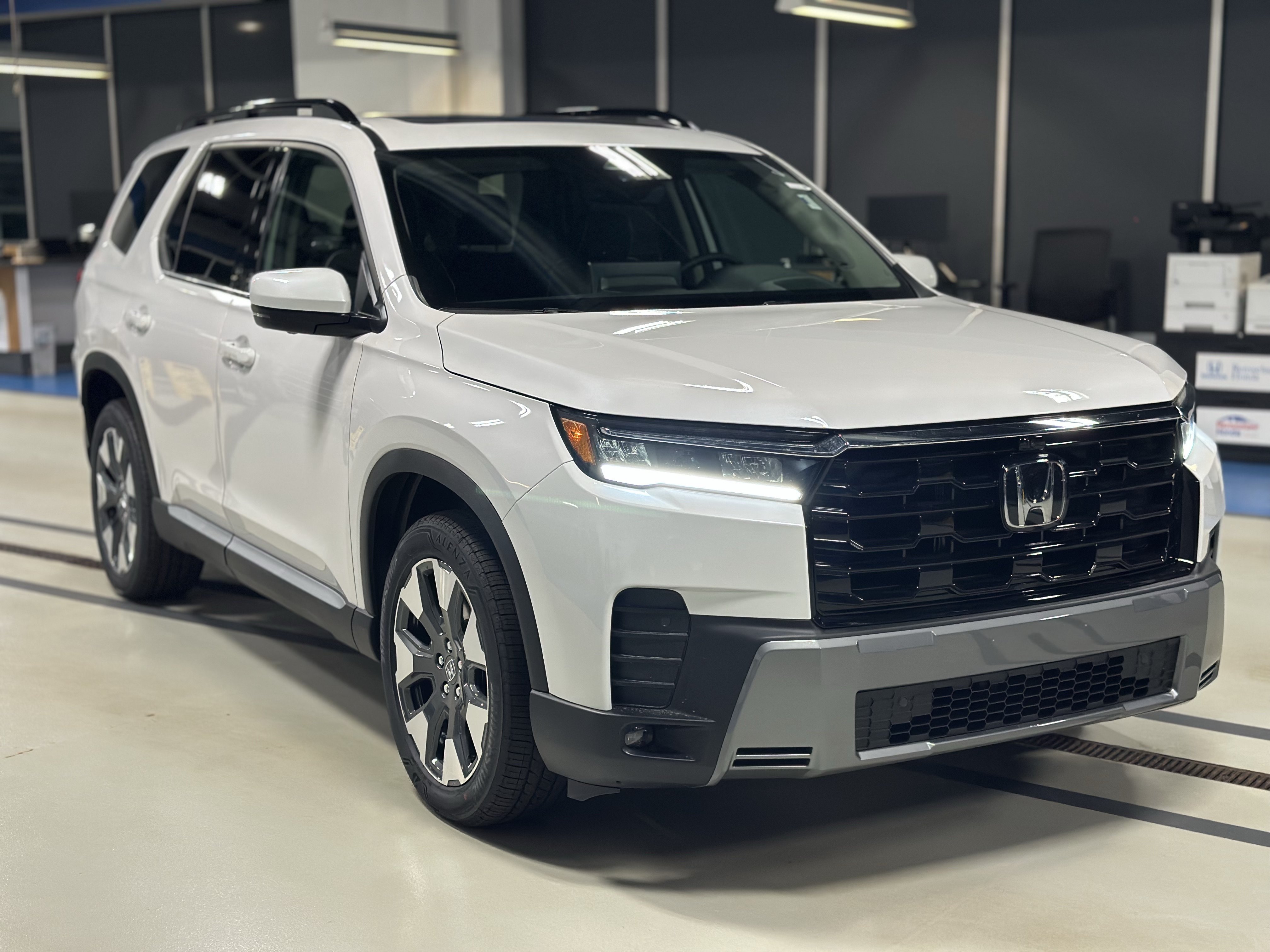 New 2026 Honda Pilot Elite image 3