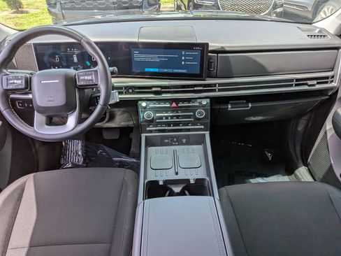 Used 2025 Hyundai Santa Fe SE FWD image 17