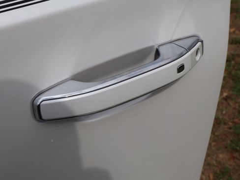 Used 2019 GMC Yukon Denali w/ Open Road Package image 33