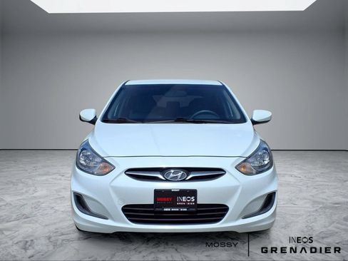 Used 2013 Hyundai Accent GS FWD image 3
