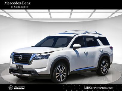 Used 2023 Nissan Pathfinder Platinum