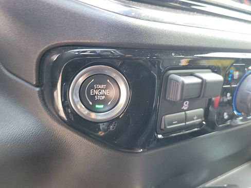 Used 2023 Chevrolet Silverado 1500 High Country w/ Technology Package image 26