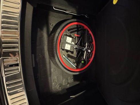 Used 2023 Porsche Cayenne image 23