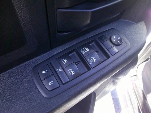 Used 2014 RAM 2500 Tradesman image 13