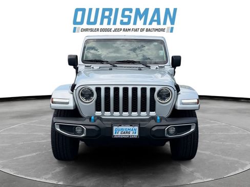 Used 2023 Jeep Wrangler Unlimited Sahara w/ Cold Weather Group AWD/4WD image 8