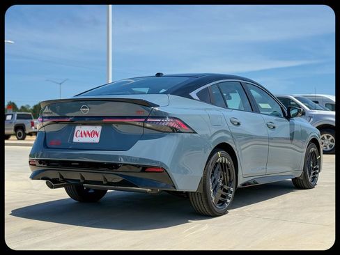 New 2026 Nissan Sentra SR FWD image 9