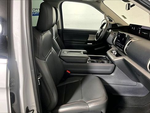 Used 2025 Ford Expedition Max Active AWD/4WD image 6