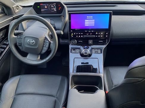 Used 2023 Toyota bZ4X AWD image 5