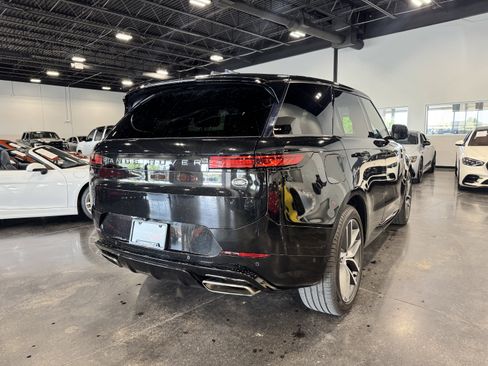 Used 2023 Land Rover Range Rover Sport SE Dynamic AWD/4WD image 3