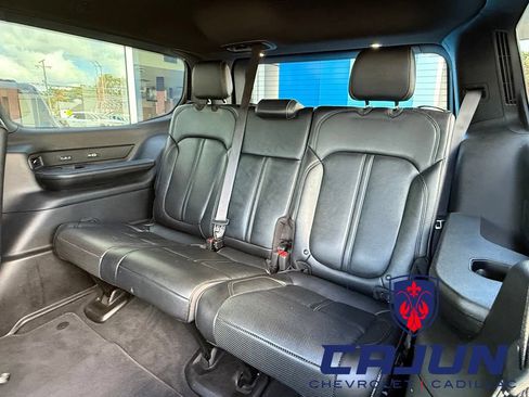 Used 2024 Jeep Wagoneer Series III AWD/4WD image 19