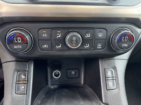 Used 2018 GMC Acadia Denali w/ Technology Package FWD image 20