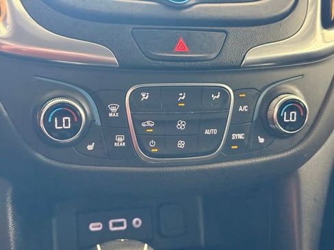 Used 2021 Chevrolet Equinox LT FWD image 17