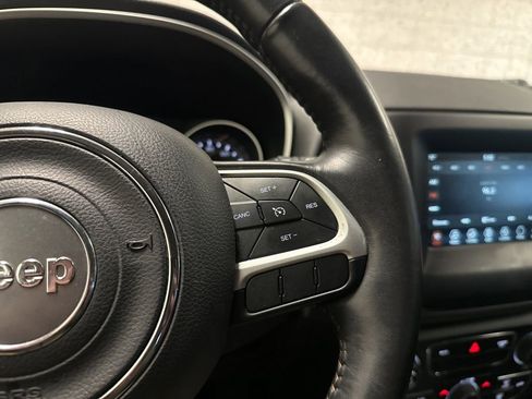 Used 2019 Jeep Compass Latitude w/ Cold Weather Group AWD/4WD image 17